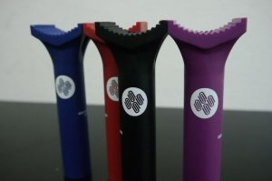 画像1: *[SALE] United Nylon Pivotal Seatpost (1)