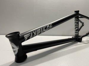 画像1: *[KIDS] Fly Sierra 18" Frame (Flat Black)[18" Wheel] (1)