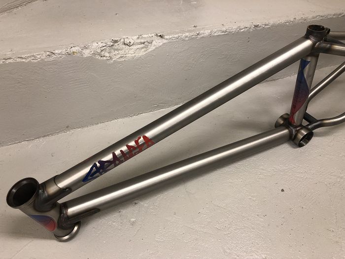 stranger crux v2 frame